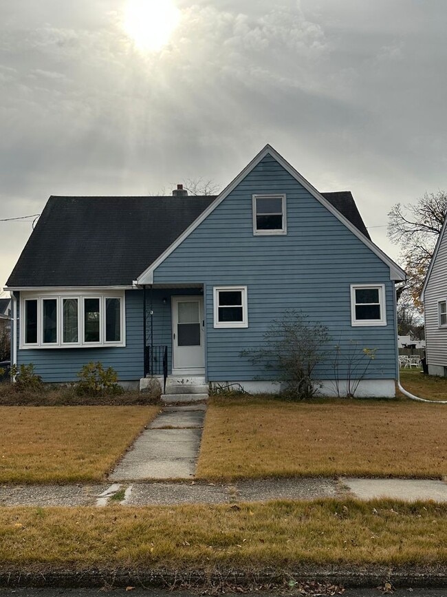 Photo - Cozy 2 bedroom 1 bathroom rental House