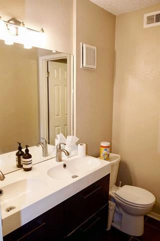 Building Photo - 919 S Weatherred Dr