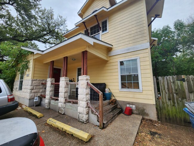 Building Photo - 1505 E 14th St