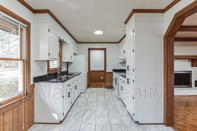 Building Photo - 7399 Edgestone Ln