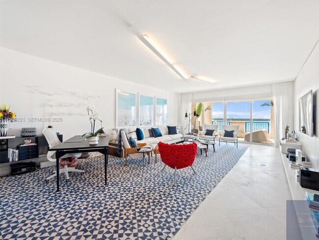 Foto del edificio - 5142 Fisher Island Dr