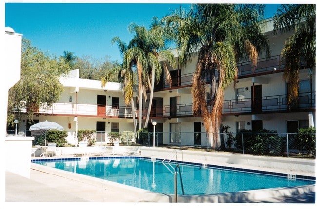5505 N Habana Ave - Parkview Apartments