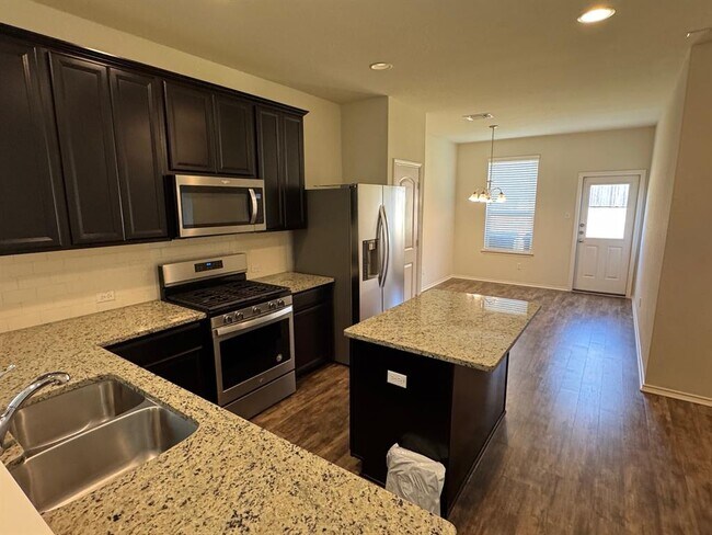Building Photo - 212 Nettletree Dr
