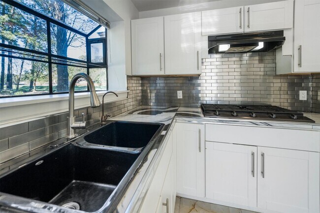 Foto del edificio - 3203 Golden Willow Dr