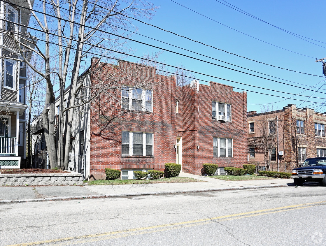 95 Adams St, Waltham, MA 02453 Apartments in Waltham, MA