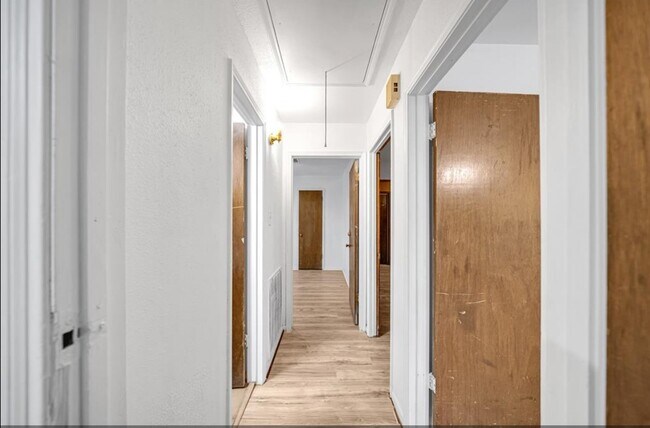 Foto del edificio - 8447 Sterlingshire St