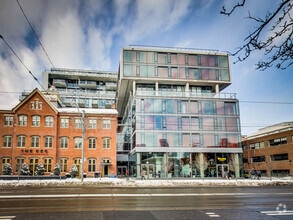 Building Photo - 560-560 King St W