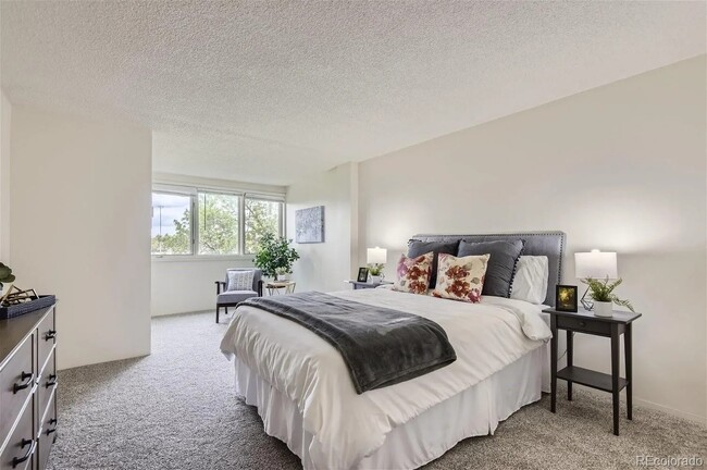 Bright and spacious Primary Bedroom - 2225 Buchtel Blvd S