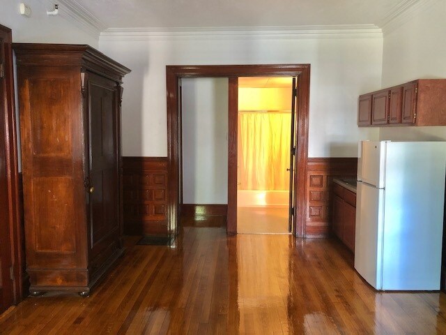 Primary Photo - 1060 Beacon St
