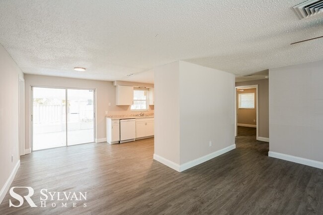 Building Photo - Charming 3BR 2BA ranch home