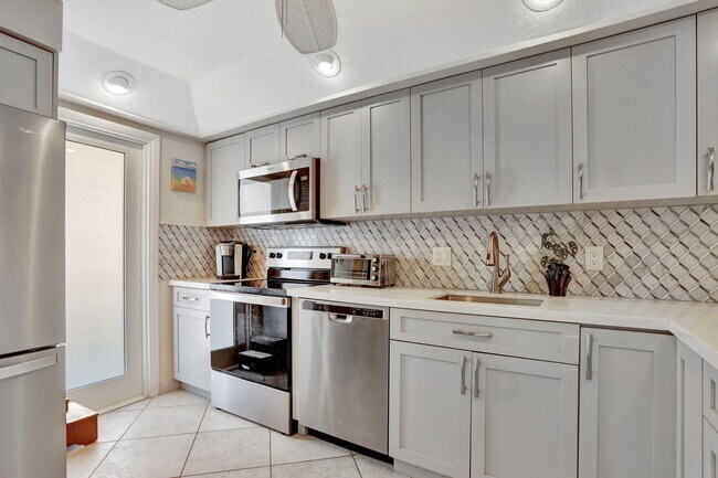 Foto del edificio - 2731 NE 14th Street Causeway