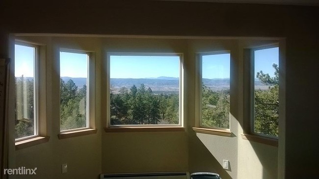 Building Photo - 858 W Happy Canyon Rd