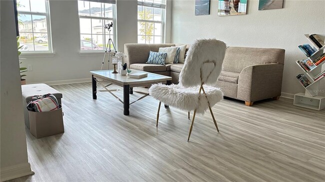 Building Photo - 317 Silverbell Trl