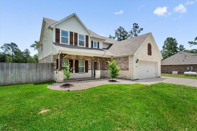 Building Photo - 16085 Deer Pnes Dr