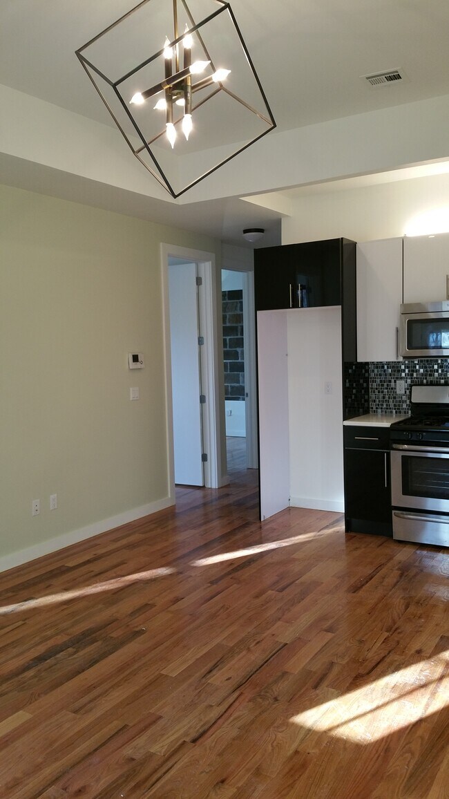 Foto del edificio - 1318 Bushwick Ave