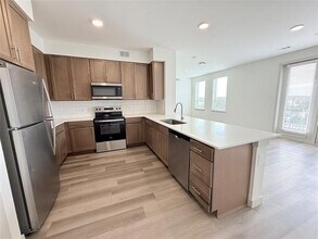 Building Photo - 3900 PGA Pkwy
