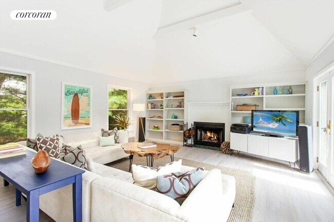 Foto del edificio - 121 Highland Rd
