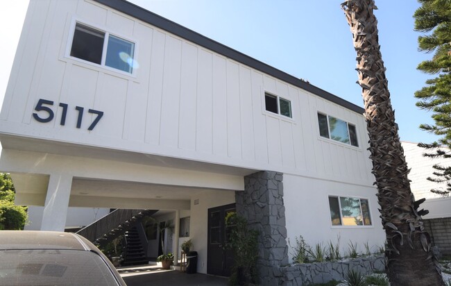 Building Photo - 5117 Laurel Canyon Blvd