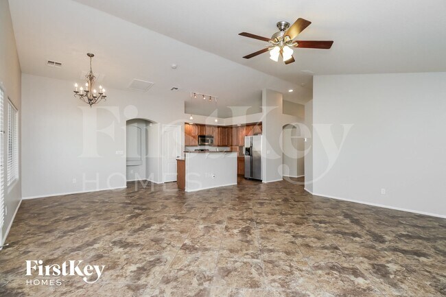 Building Photo - 2060 W Goldmine Mountain Dr