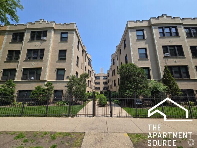 Building Photo - 4527 N Paulina St