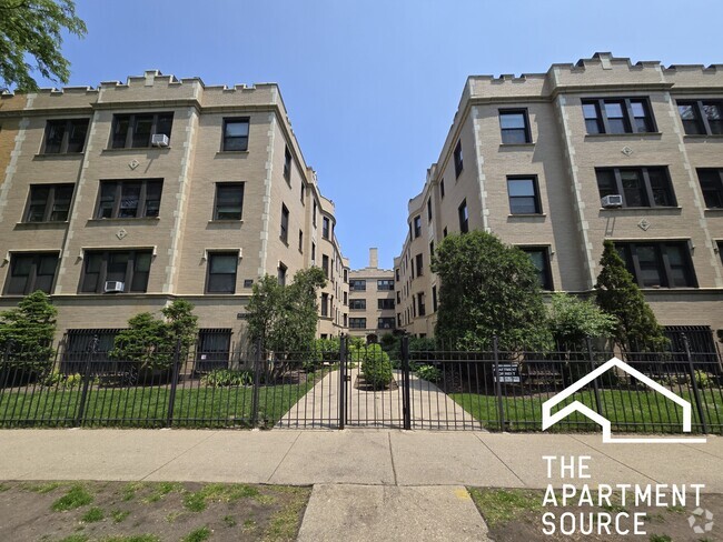 Building Photo - 4527 N Paulina St