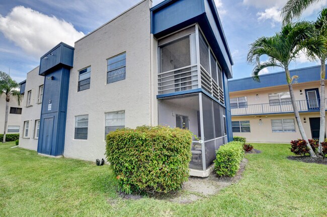 Building Photo - 180 Flanders C