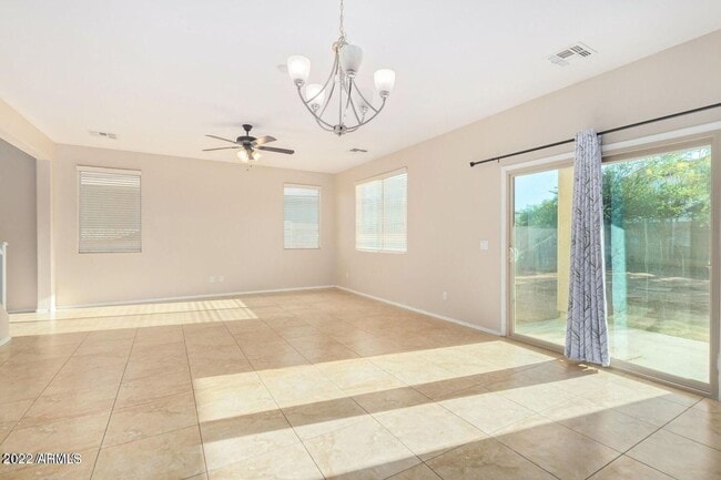 Building Photo - 4 Bedroom in Marley Park!