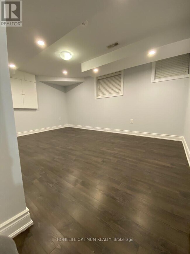 Building Photo - 85 Littles Rd