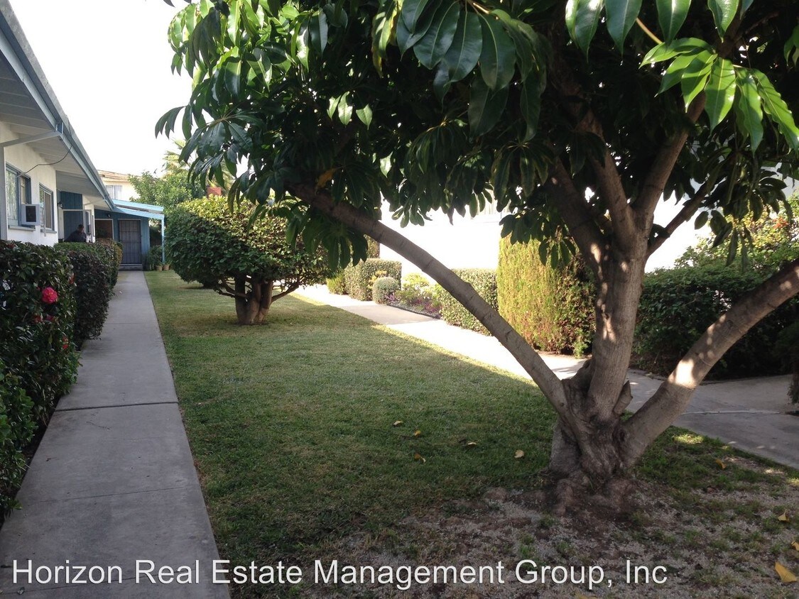 Building Photo - 801 N Eucalyptus Ave