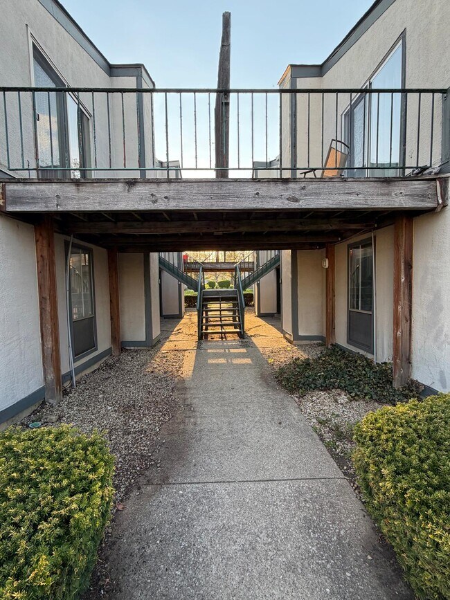 Foto del edificio - 4645 Merrimar Cir E