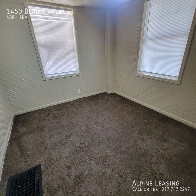 Building Photo - 1450 Blaine Ave