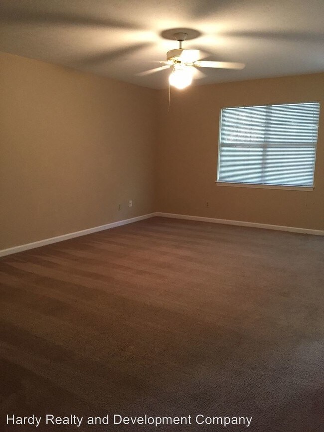 Building Photo - 6-8 Stonecreek Dr