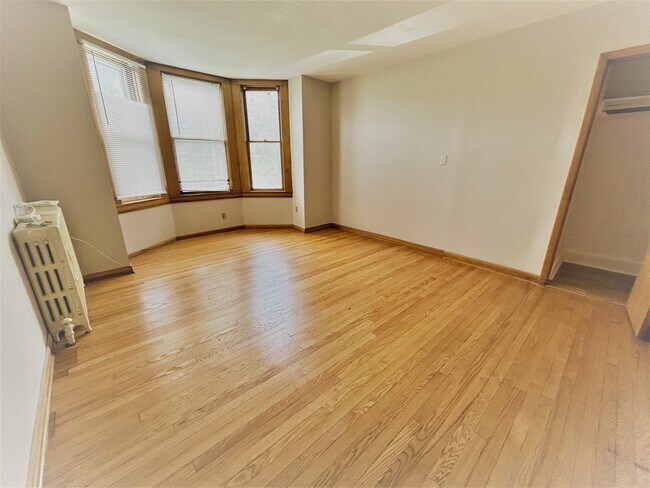Building Photo - 15 Delafield St