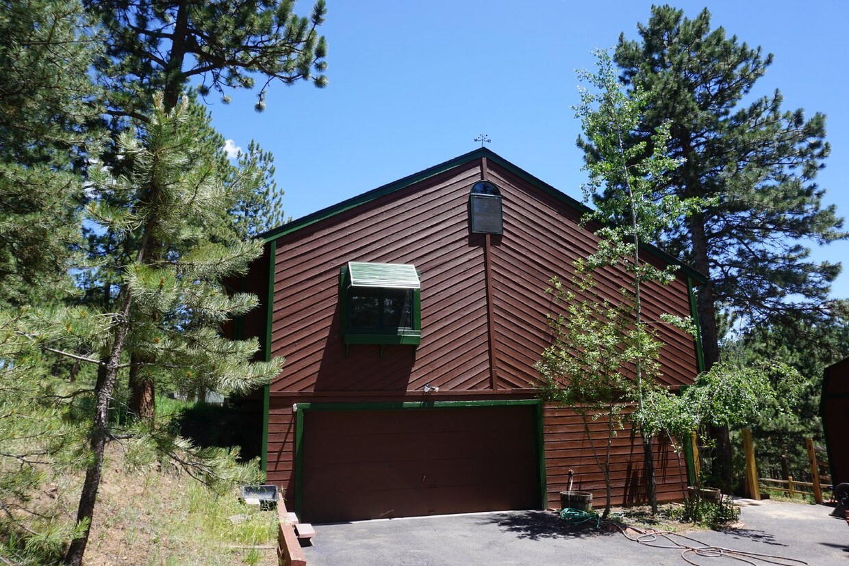 Foto principal - Ranch Style Mountain Home in Evergreen!!!