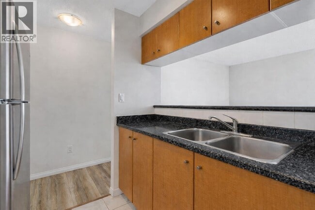 Photo du bâtiment - 822 Homer St