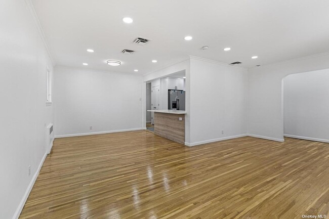 Foto del edificio - 69-11 171st St