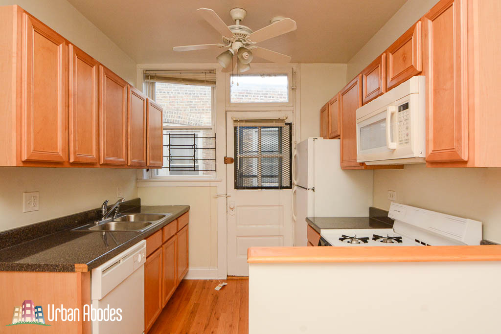 Primary Photo - 1420 W Addison St