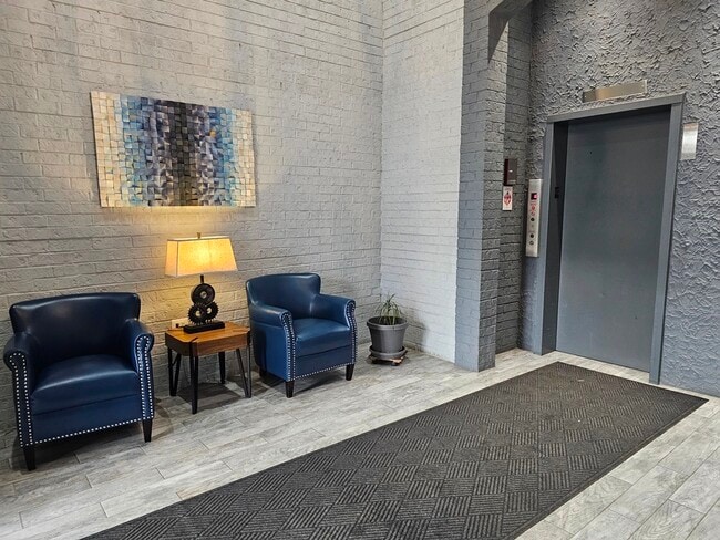 Building Photo - 475 Plum Creek Dr