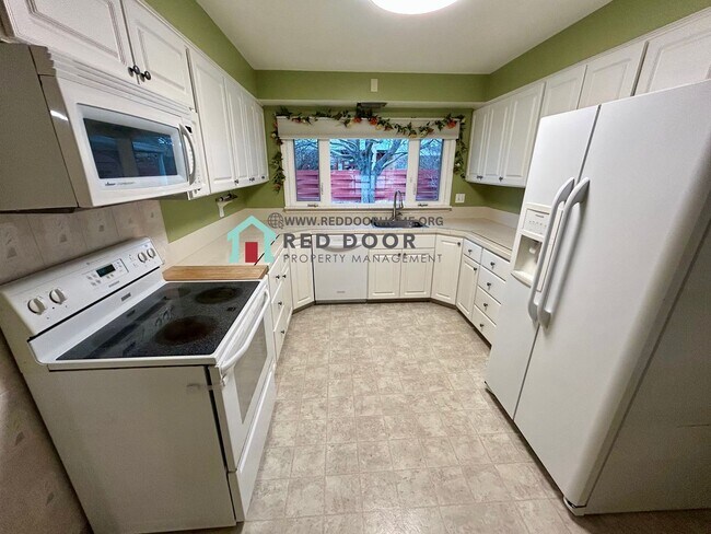 Foto del edificio - Charming 3 Bedroom, 2 Bath Home in a Beautiful Neighborhood