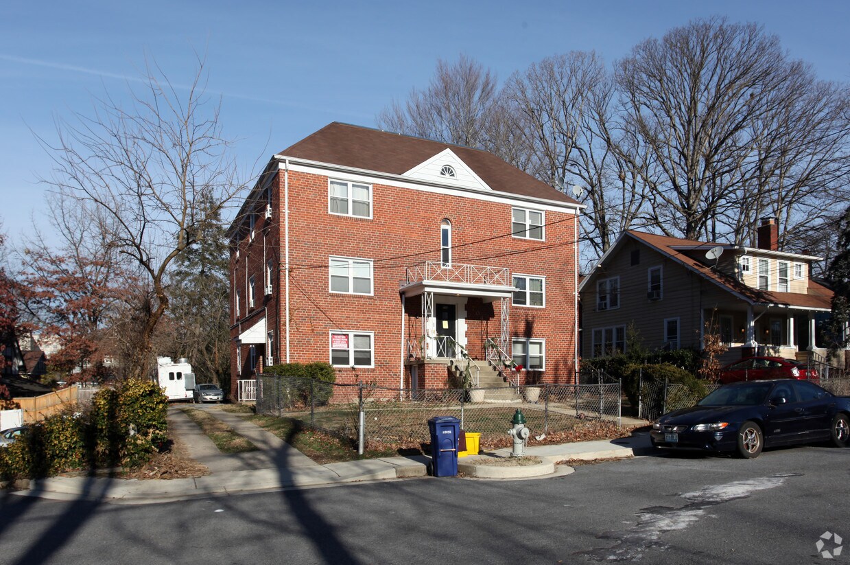 Primary Photo - 704 Chaney Dr