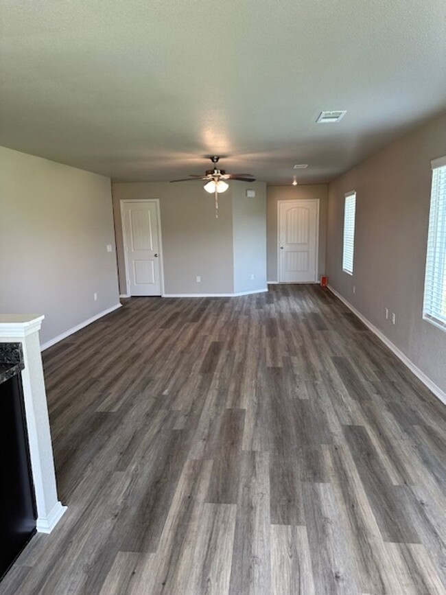 Building Photo - *Pre-leasing* NEWER Four Bedroom | Two Bat...