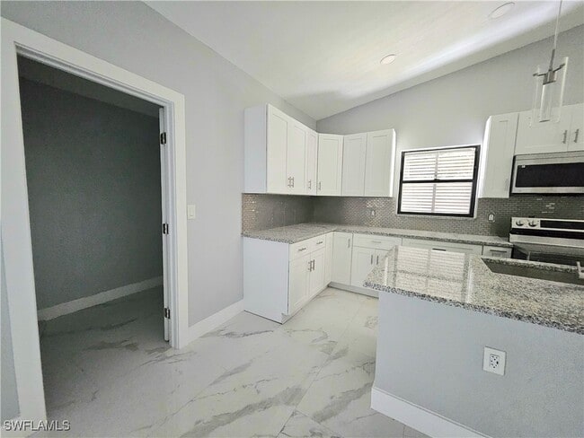 Foto del edificio - 17760 Park Village Blvd