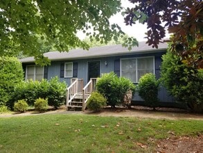 Building Photo - 740 Big Tree Dr