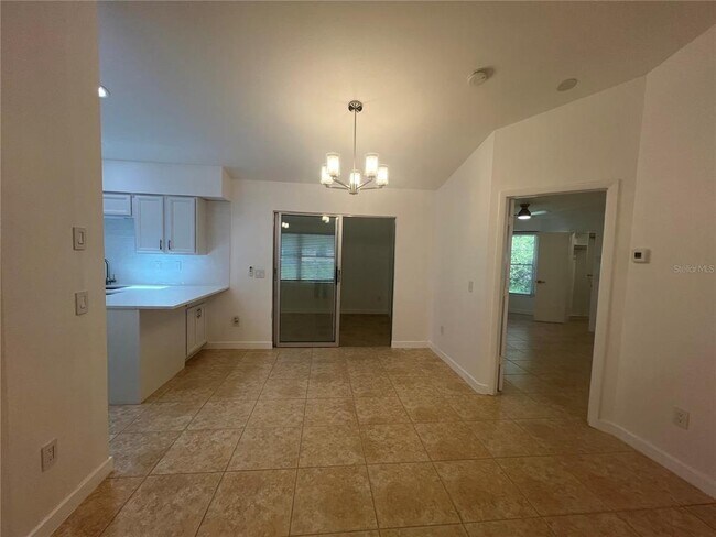 Foto del edificio - 22472 Tennyson Ave