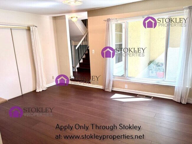 Foto del edificio - 1412 Kinross Ct