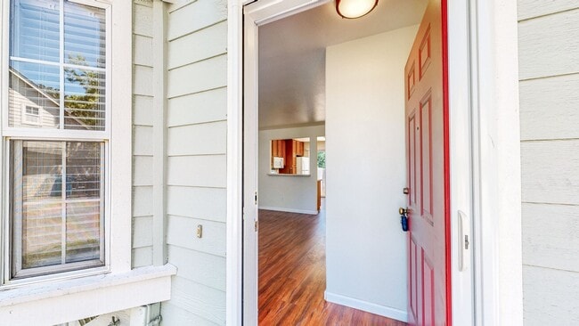 Foto del edificio - 1211 Hidden Creek Pl