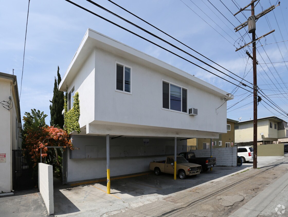 Building Photo - 3936 Inglewood Blvd