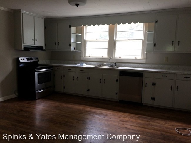 Building Photo - 2103 33rd St