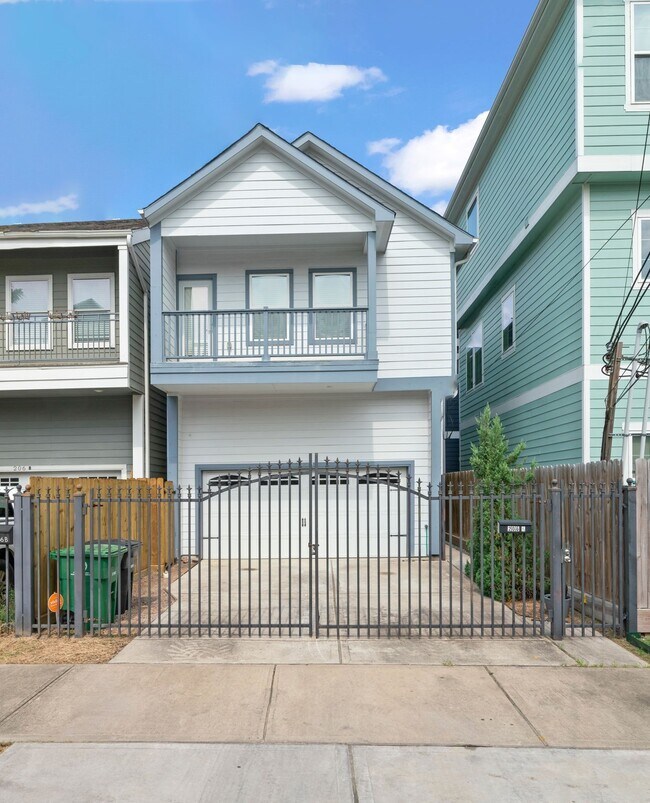Foto del edificio - 206 Burr St