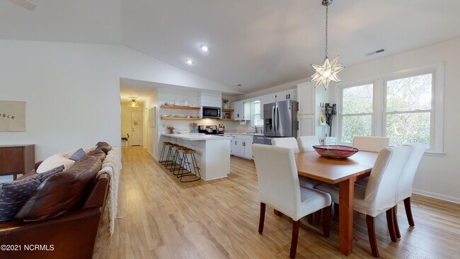 Building Photo - 111 Ocean Oaks Dr